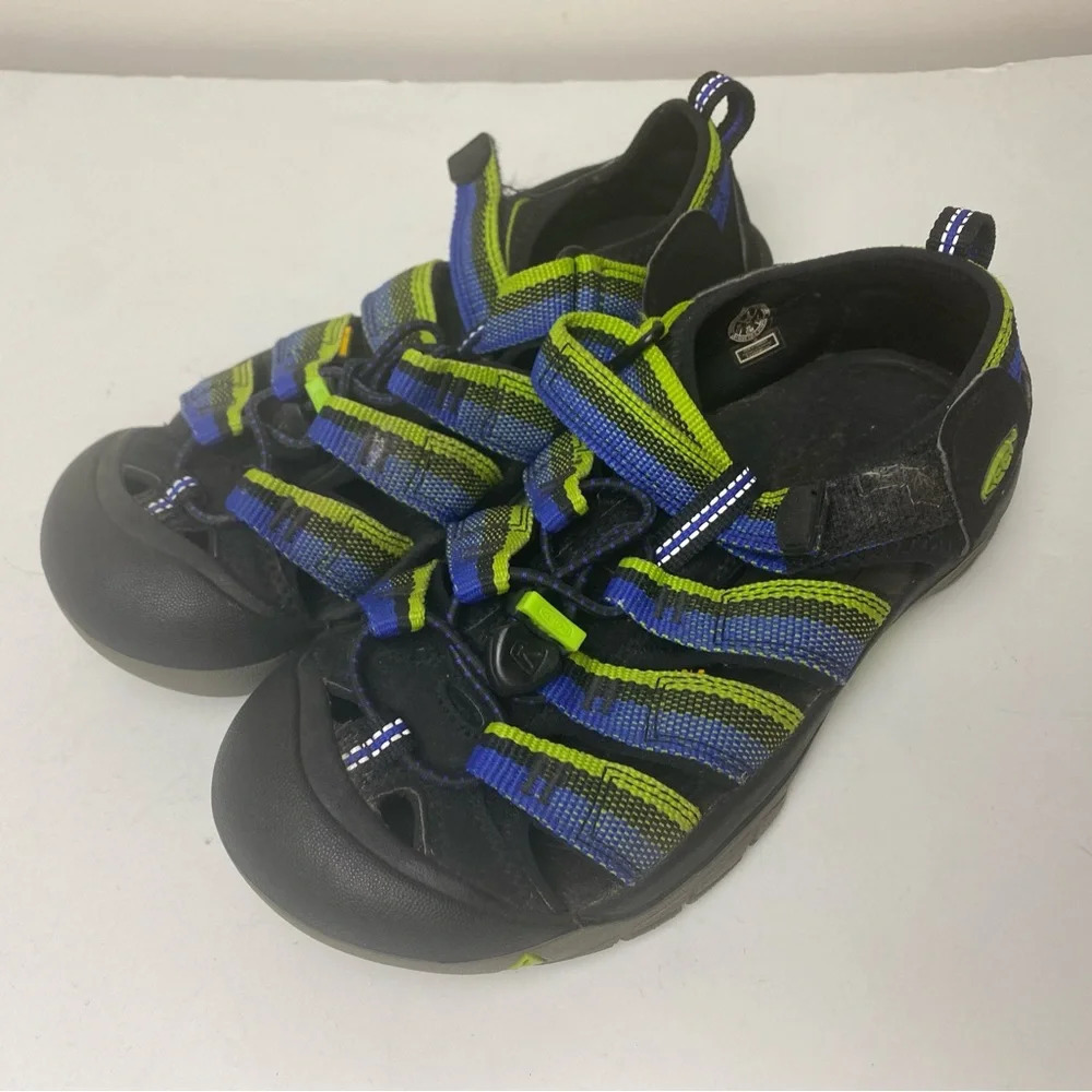 Keen Newport H2 sandals size 3